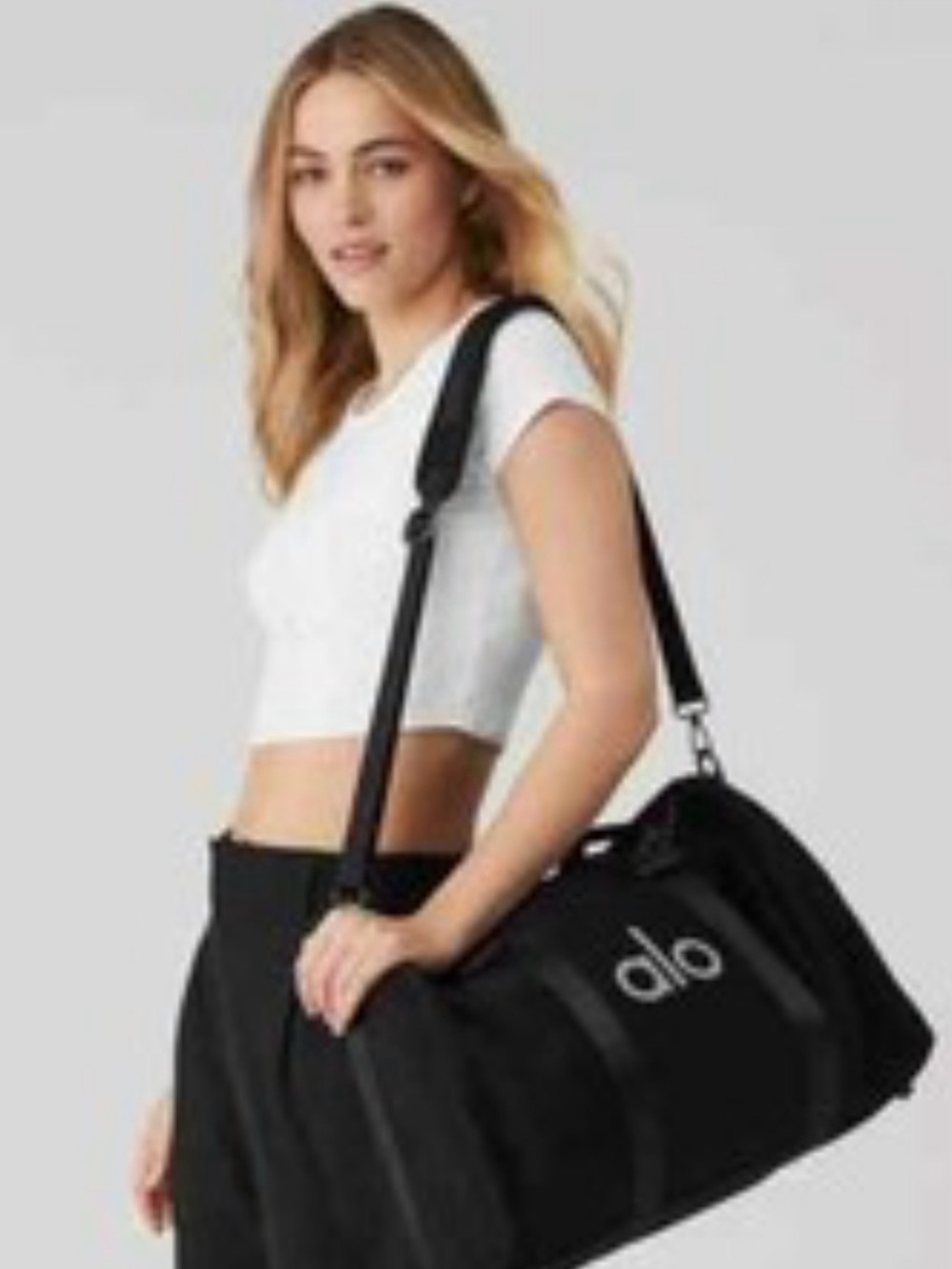ALO Yoga Traverse Large Black Duffel Bag - Picture 2 of 9